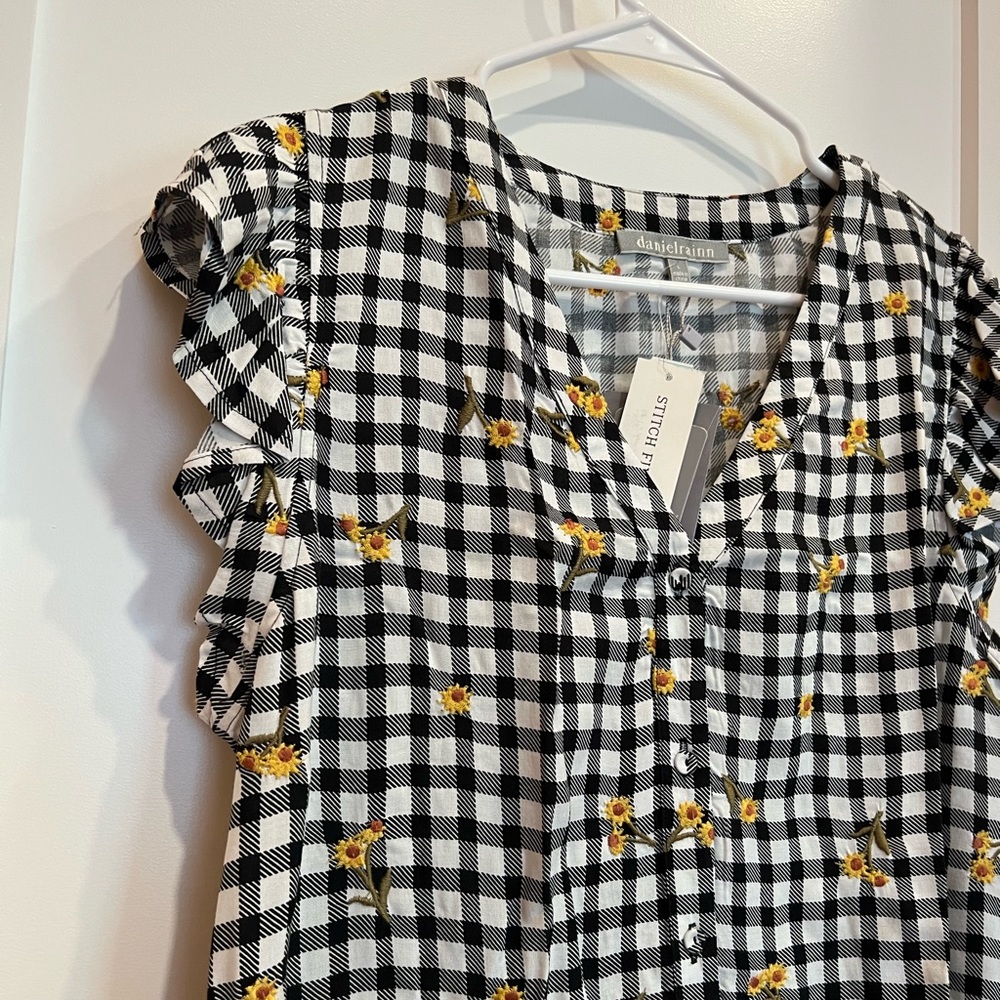 Daniel Rainn Gingham Flutter Sleeve Top